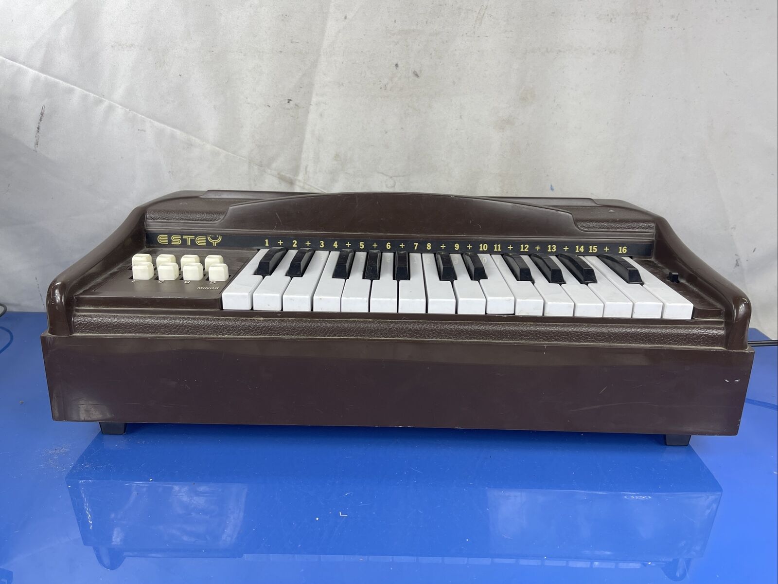 Estey Electronic Organ Model 1025